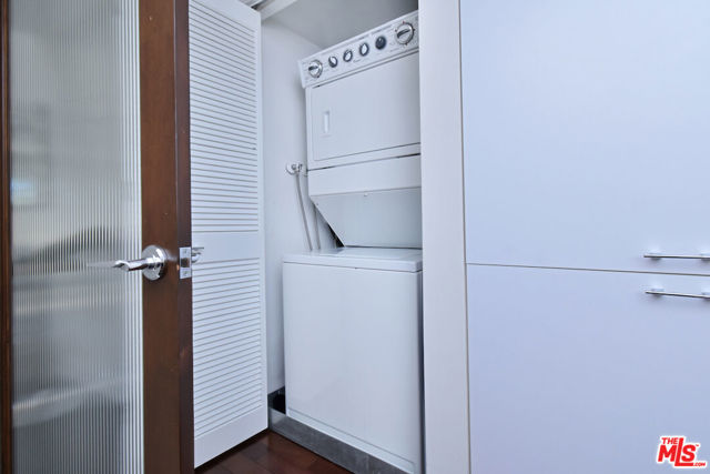 851 N Kings Road, West Hollywood CA: https://media.crmls.org/mediaz/c550990f-aec8-40ad-8c05-9dcc8fef6a88.jpg