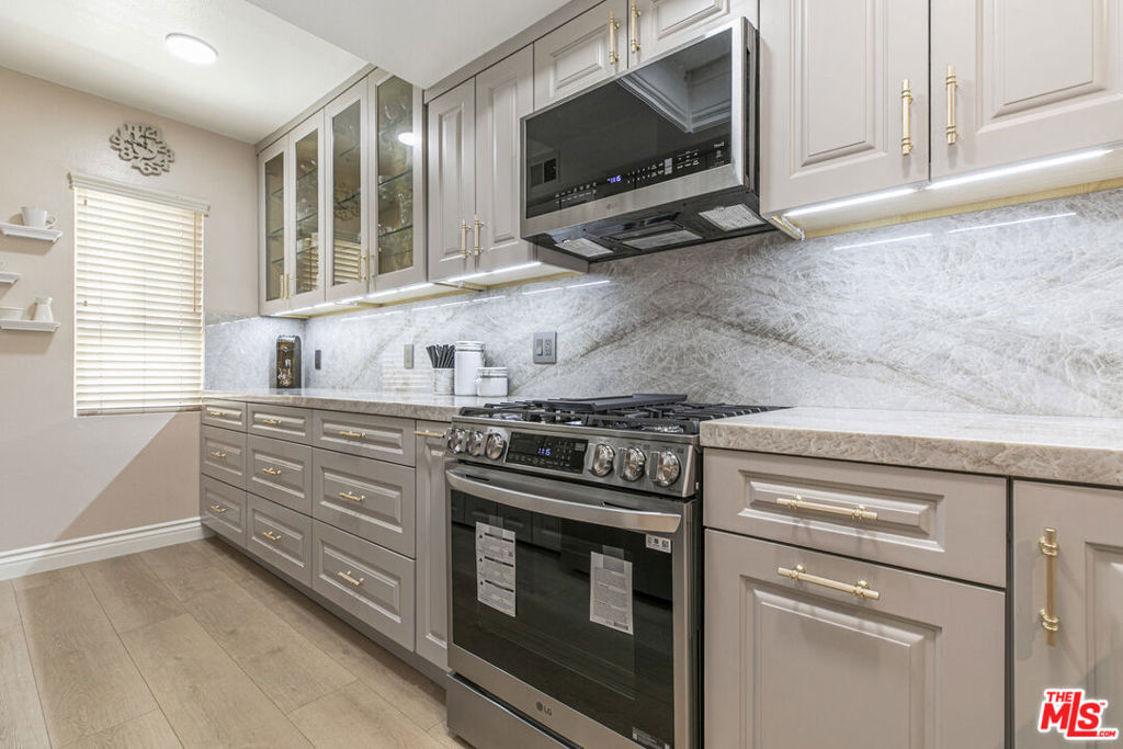 9906 Owensmouth Avenue #11