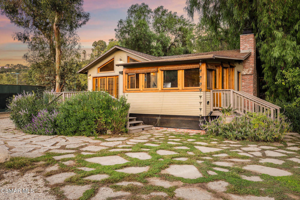 307 San Pasqual Avenue — Ranch