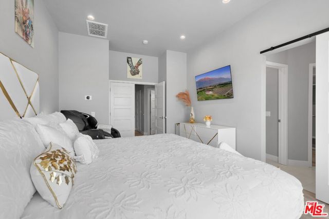 Image 19 of 66 For 80803 Sunglow Court