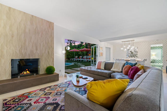 1115 Pasatiempo Road, Palm Springs CA: https://media.crmls.org/mediaz/c551161d-91ef-4893-bbf4-322fe574ec72.jpg