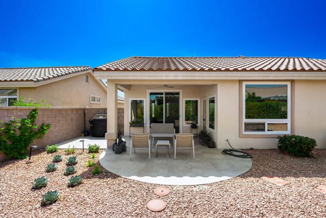 78902 Chardonnay Way, Palm Desert CA: https://media.crmls.org/mediaz/c551fc49-f7c6-4915-aa3d-ed747bdfdb4f.jpg