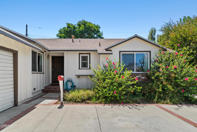 6449 Quakertown Avenue, Woodland Hills CA: https://media.crmls.org/mediaz/c5528b74-e6f9-45ff-ac87-81bd5b09574d.jpg