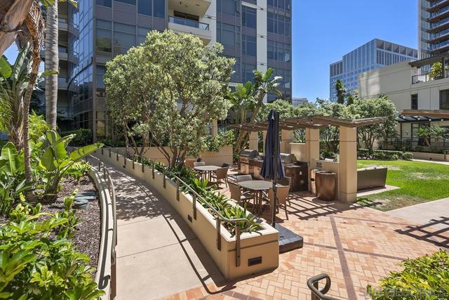 700 W E Street, San Diego CA: https://media.crmls.org/mediaz/c552ee26-803a-44b6-add7-20e51b86722d.jpg