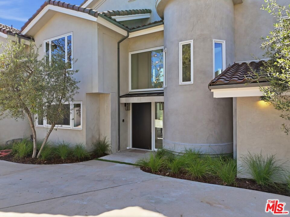 MLS #26874513 image #2