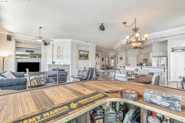 4174 Beacon Pl, Discovery Bay CA: https://media.crmls.org/mediaz/c55390c8-b801-4ff7-98c6-2d3b0780ef17.jpg