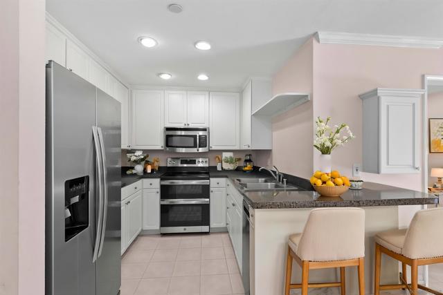 750 State St, San Diego CA: https://media.crmls.org/mediaz/c553bdc3-2907-4971-9436-a1169aae41fe.jpg