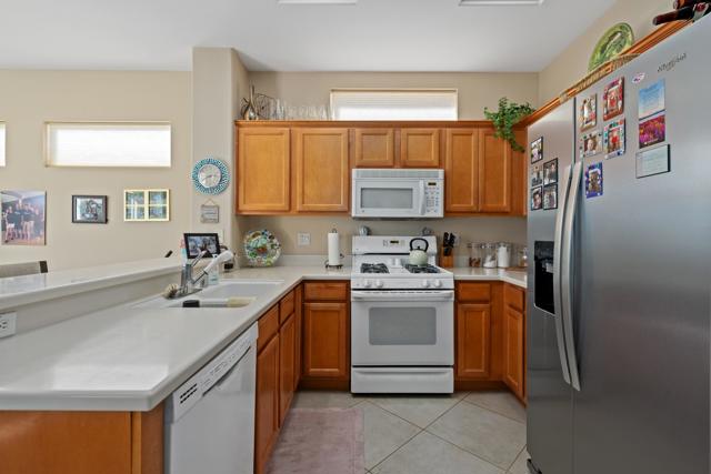78987 Spirito Court, Palm Desert CA: https://media.crmls.org/mediaz/c553de1f-d6bc-484e-a847-d13c30cfb54b.jpg