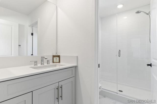 15447 Van Lodensteyn Way, San Diego CA: https://media.crmls.org/mediaz/c5541398-3d60-4391-b3c8-3c0b60143e5a.jpg