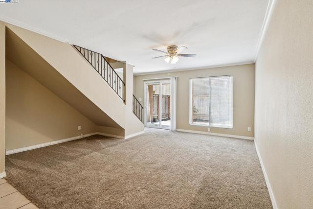7166 N Fruit Ave, Fresno CA: https://media.crmls.org/mediaz/c5546cb0-048a-4929-bf4c-455ad02ef34d.jpg