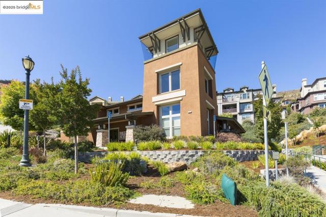 6443 Blue Rock Ct., Oakland CA: https://media.crmls.org/mediaz/c554aece-c8d6-4af5-b2f3-fb15046d5f26.jpg