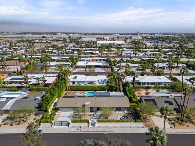 460 N Orchid Tree Lane, Palm Springs CA: https://media.crmls.org/mediaz/c554f2bd-5d47-4dc1-9888-286e16454486.jpg