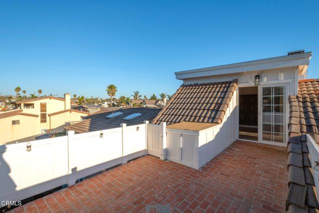 Detail Gallery Image 17 of 26 For 999 Waterbury Ln, Ventura,  CA 93001 - 4 Beds | 3 Baths