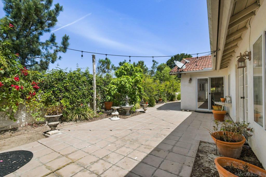 11762 Calle Vivienda - photo 10