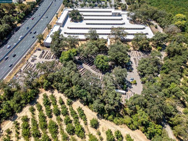5930 Cherry Glen Rd, Vacaville CA: https://media.crmls.org/mediaz/c5569e2e-809f-4224-a4f9-847c6fbd19ea.jpg