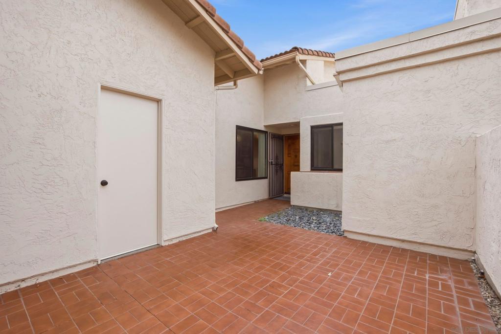 17940 Avenida Alozdra - photo 2