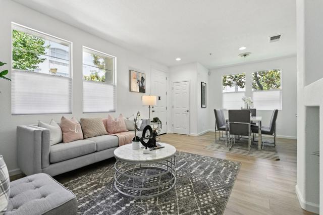 728 City Walk Place, Hayward CA: https://media.crmls.org/mediaz/c557cd73-8c83-409f-8845-35432d0e1c47.jpg
