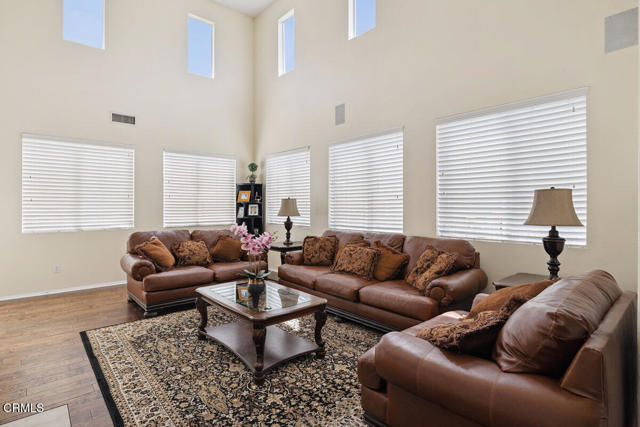 Detail Gallery Image 10 of 39 For 420 Ocotlan Way, Oxnard,  CA 93030 - 4 Beds | 3 Baths