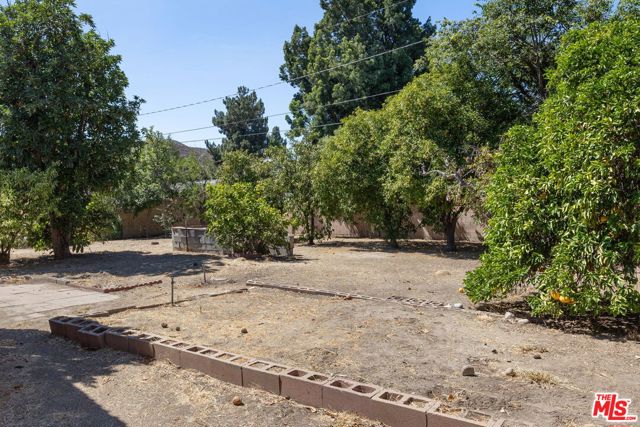 2659 Luray Circle, Simi Valley CA: https://media.crmls.org/mediaz/c5583cc3-2d8f-4706-b826-02fd60d0cde5.jpg