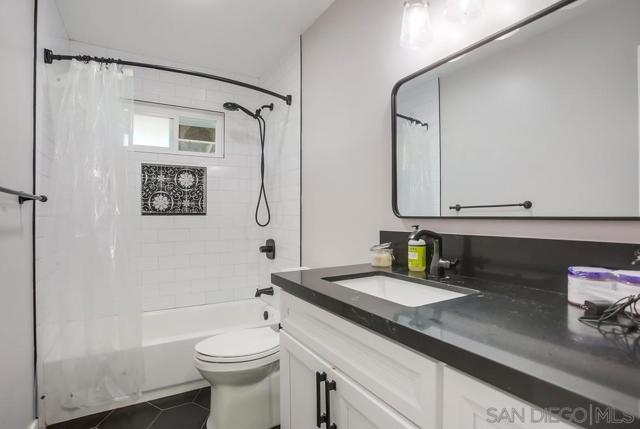2035 Camino Cantera, Vista CA: https://media.crmls.org/mediaz/c558a409-1d9b-4f91-b22b-4b0ec9353bac.jpg