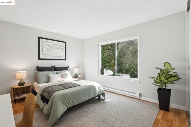 424 Staten Ave, Oakland CA: https://media.crmls.org/mediaz/c55996b1-cfbf-4cda-9502-ebd42287c89f.jpg
