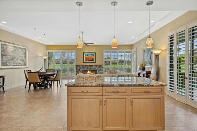 10 Colgate Drive, Rancho Mirage CA: https://media.crmls.org/mediaz/c55a9878-55fd-446b-bbaa-6cdfc4ef6b9a.jpg