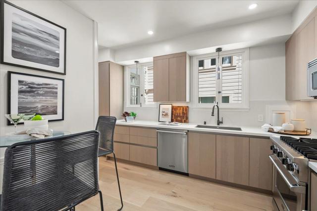 2865 Jackson Street, San Francisco CA: https://media.crmls.org/mediaz/c55bc7f2-82e5-480f-be3c-cc8e16322db3.jpg