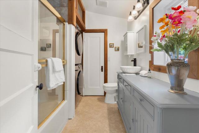 900 Lakeside Drive, Felton CA: https://media.crmls.org/mediaz/c55d20c9-ad46-4c61-8a98-42db1e57e6bc.jpg