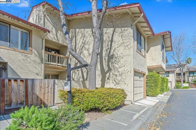 968 Huntington Terrace, Fremont CA: https://media.crmls.org/mediaz/c55de51d-0ccd-4b01-a0c6-451a2b25e054.jpg
