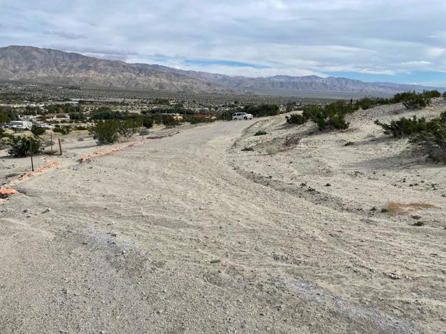 23551 Henry Road, Sky Valley CA: https://media.crmls.org/mediaz/c55dec41-0588-45ca-bf79-5cc8189b5da2.jpg