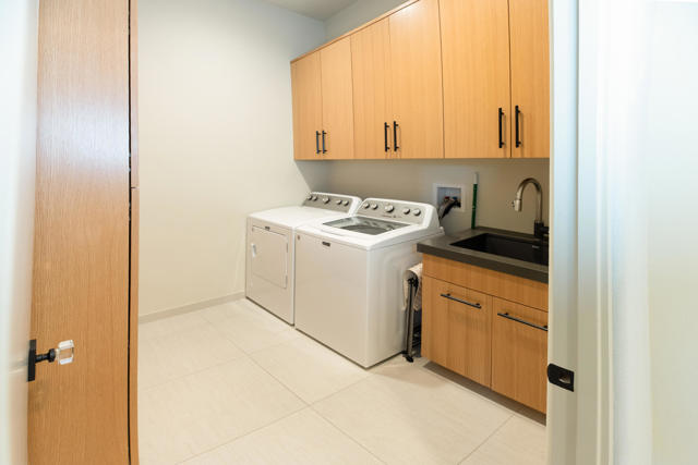 12 Varsity Circle, Rancho Mirage CA: https://media.crmls.org/mediaz/c55e05f9-5d98-42f1-950a-1c61ee8e0cef.jpg