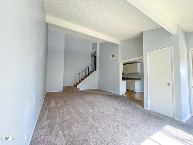 Detail Gallery Image 2 of 12 For 951 Warwick Ave #E4,  Thousand Oaks,  CA 91360 - 2 Beds | 1 Baths