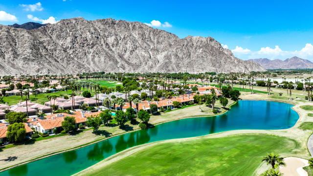 54624 Shoal Creek, La Quinta CA: https://media.crmls.org/mediaz/c55f463b-edf4-472f-8a21-f4762087d86c.jpg