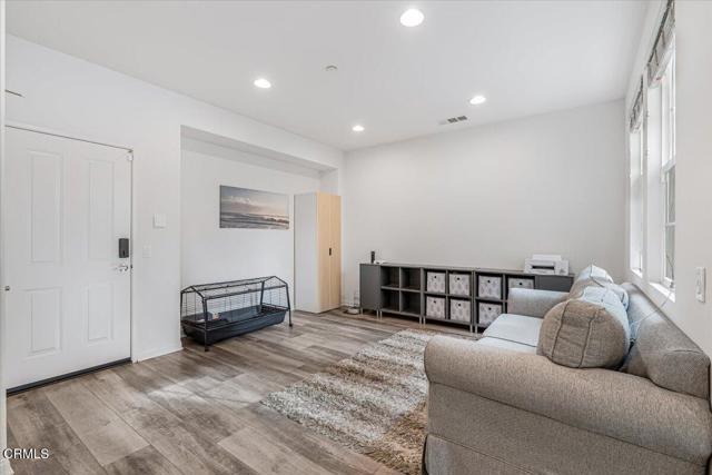 Detail Gallery Image 12 of 44 For 3027 N Oxnard Bld, Oxnard,  CA 93036 - 3 Beds | 2/1 Baths