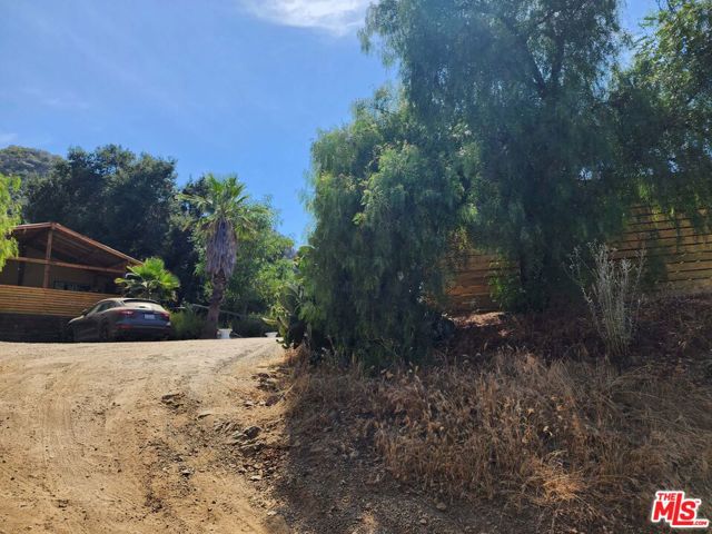 118 W Carlisle Road, Westlake Village CA: https://media.crmls.org/mediaz/c5605bf7-7a89-47d4-8c77-a6a710257e23.jpg