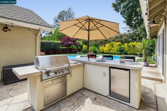 1450 Finley Ln, Alamo CA: https://media.crmls.org/mediaz/c560821e-dae5-42f3-9db4-c9c02ad4fa51.jpg