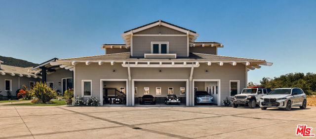 1697 W Potrero Road, Westlake Village CA: https://media.crmls.org/mediaz/c560e011-3de0-493b-b13e-e5f13222905e.jpg