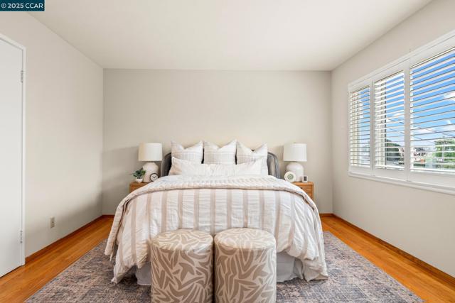 1232 E 20Th St, Oakland CA: https://media.crmls.org/mediaz/c561a906-8e7a-45e6-bc4e-3e2fd82f425d.jpg