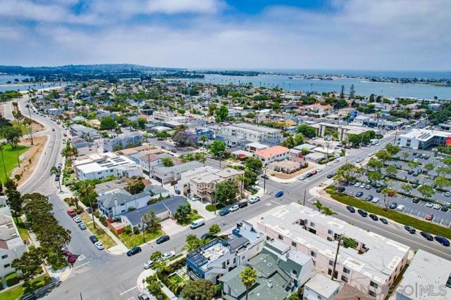 1703 La Playa Ave, San Diego CA: https://media.crmls.org/mediaz/c561aef0-cd55-440a-871f-60e073ae8012.jpg