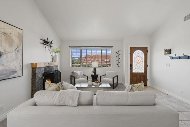 Detail Gallery Image 7 of 20 For 157 Belfast Gln, Escondido,  CA 92027 - 3 Beds | 2 Baths