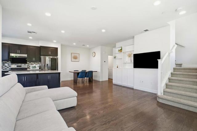 5724 Pandorea Terrace, Newark CA: https://media.crmls.org/mediaz/c562390d-2340-4291-9966-08a39cd17d59.jpg