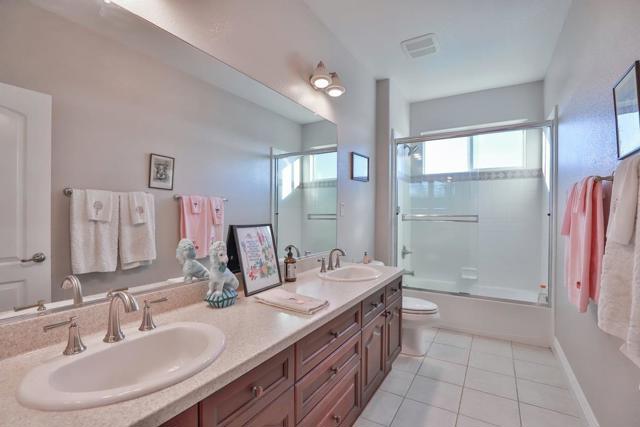 5100 Thalia Drive, El Dorado Hills CA: https://media.crmls.org/mediaz/c5623c5f-aea8-4bee-9e57-d7a81e20ef32.jpg