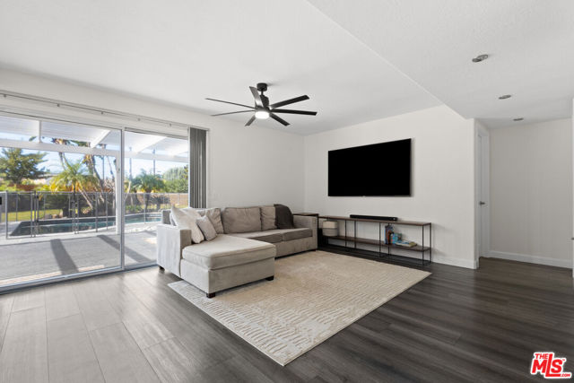 3059 Heather Drive, Fullerton CA: https://media.crmls.org/mediaz/c5627459-27b7-4699-beb3-69010f47de80.jpg