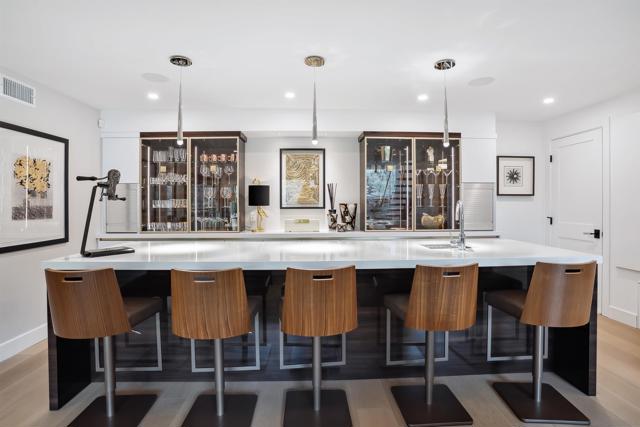 3334 Caminito Cabo Viejo, Del Mar CA: https://media.crmls.org/mediaz/c563b064-7a54-4f87-be1a-066a3db40a4f.jpg