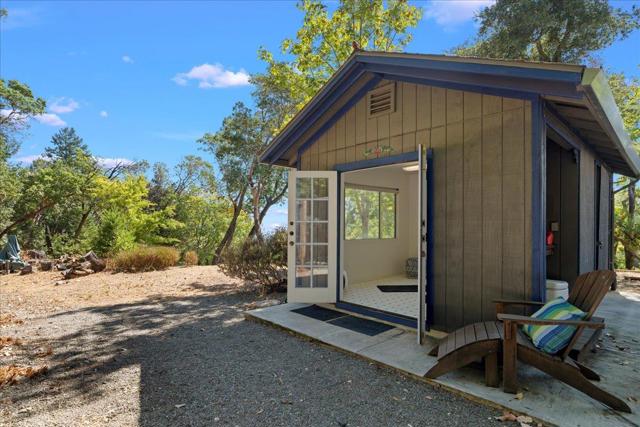 22196 Summit Road, Los Gatos CA: https://media.crmls.org/mediaz/c5642719-fc7c-4cee-ac3e-577e488f7fa9.jpg