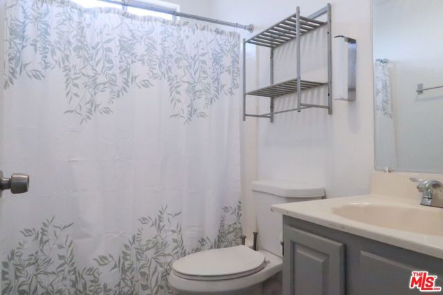 16065 Porter Avenue, Riverside CA: https://media.crmls.org/mediaz/c5644a8b-1e1a-4f0b-a9f8-ffaccdcf7e48.jpg