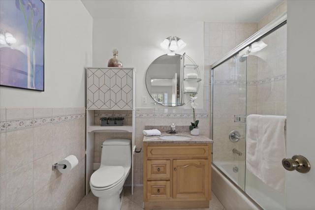 33 Escondido Avenue, San Francisco CA: https://media.crmls.org/mediaz/c564868a-9af8-42f4-a019-9f18c3d4ff34.jpg