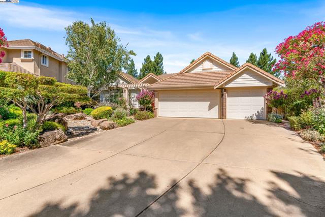 444 Cabonia Ct, Pleasanton CA: https://media.crmls.org/mediaz/c564a4c7-117d-49d1-97b5-d7fae2d8bcce.jpg