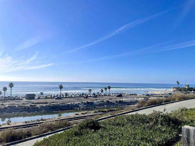 2422 Caminito Ocean Cv, Cardiff by the Sea CA: https://media.crmls.org/mediaz/c5650ebd-9096-4310-a323-fb88185a46e8.jpg