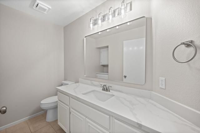1298 El Mercado Way, Oceanside CA: https://media.crmls.org/mediaz/c5654a1e-7e7b-41ca-b039-3dccbcd56c4b.jpg
